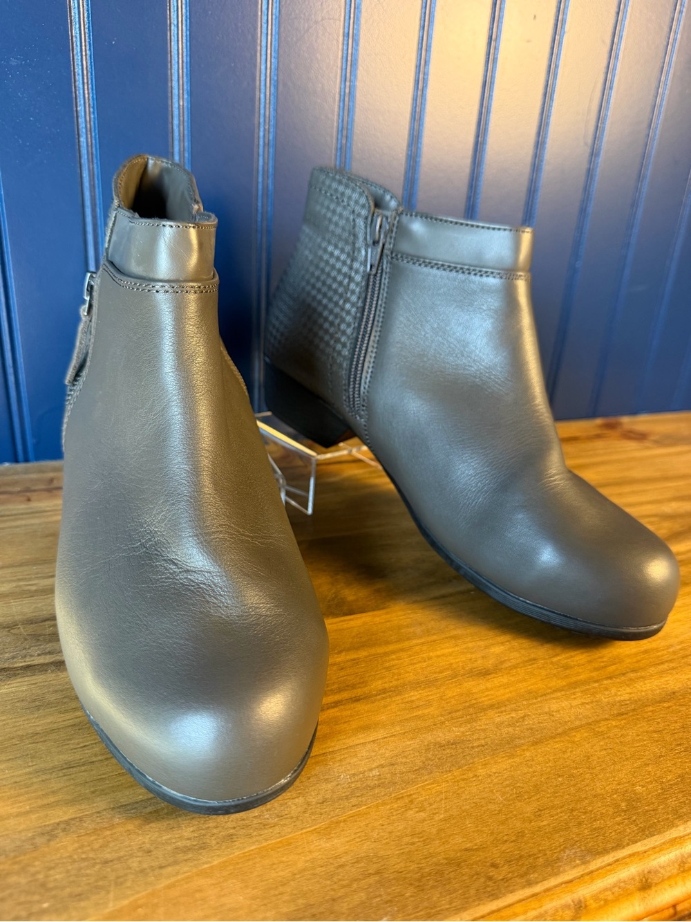 Rockport Works RK753 Women’s 8.5M Leather Safety Work Ankle Boots Gray